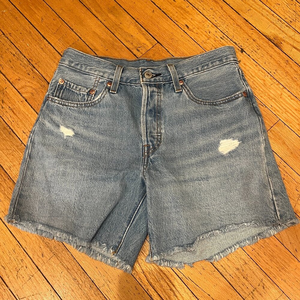 501 Midthigh Levi's Short Size 26